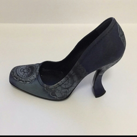 Authentic Prada's - Picture 2 of 5